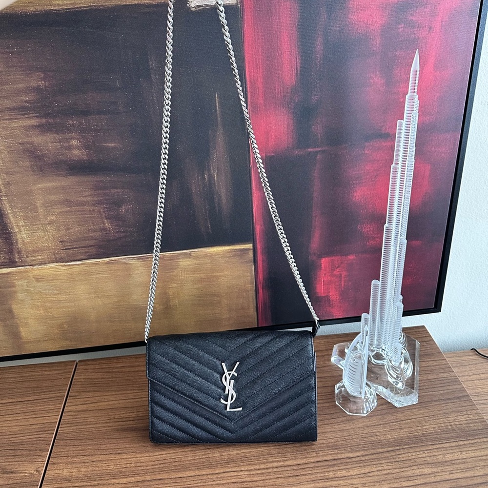 Crossbody handbag